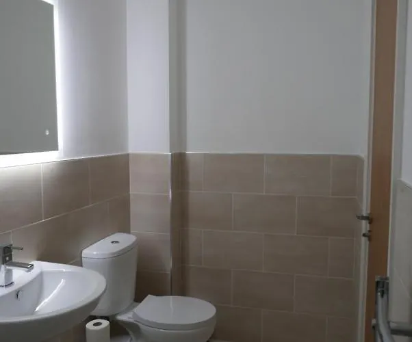 1 Bed Close To Arena Sleeps Up To 4 People F4 *